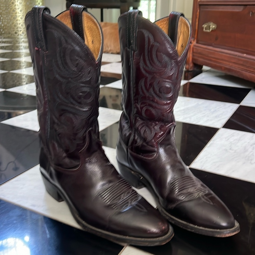 Tony Lama Men’s Calfskin Cowboy Boots Brown size 11D